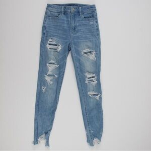 American Eagle Size 2 Ripped Skinny Jeans